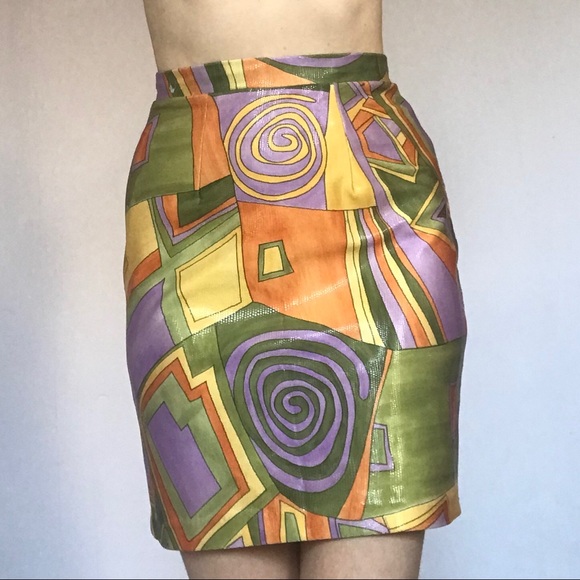 Vintage graphic skirt✴️🌀💜 - Picture 4 of 8